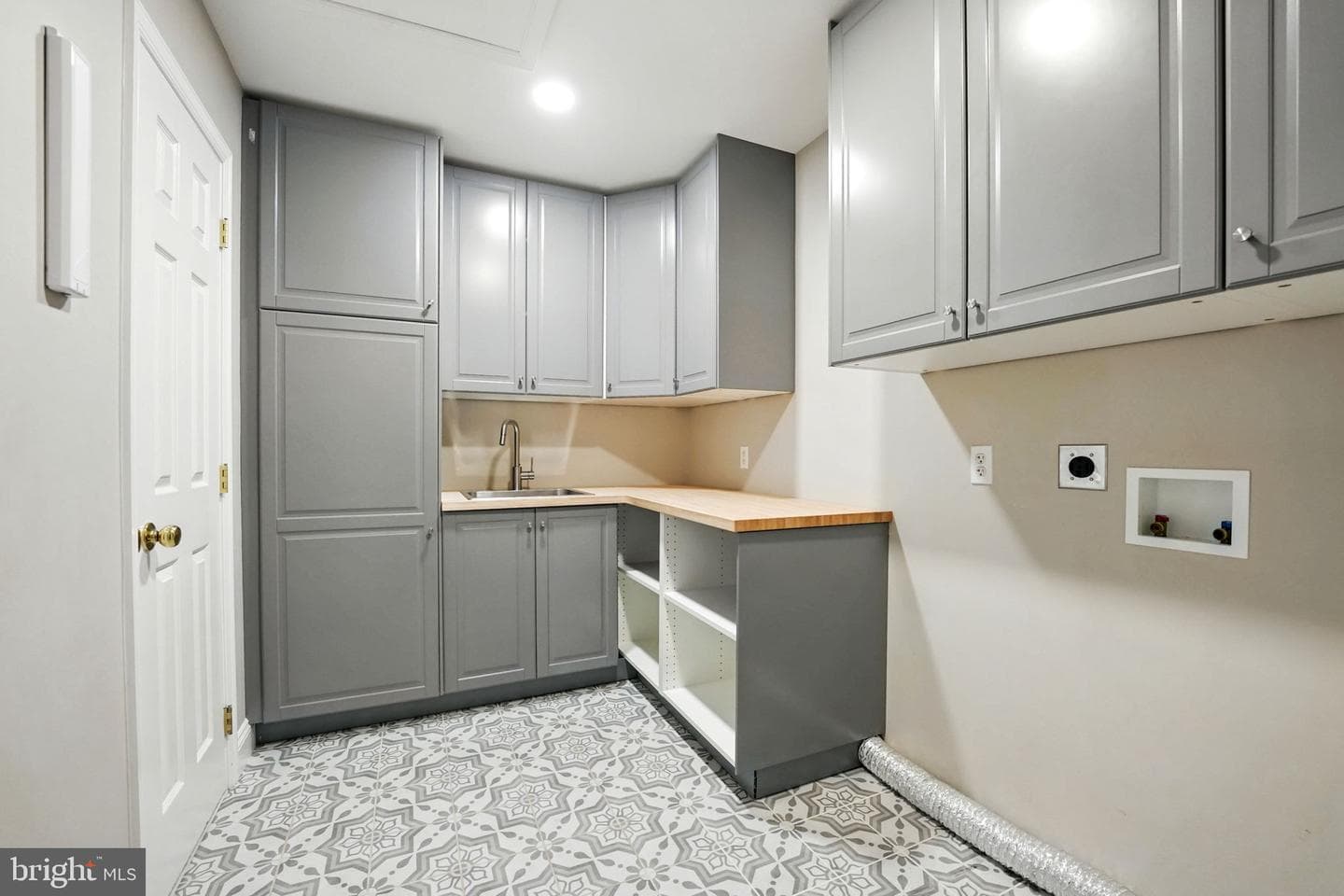 10803 Perrin Circle photo 19