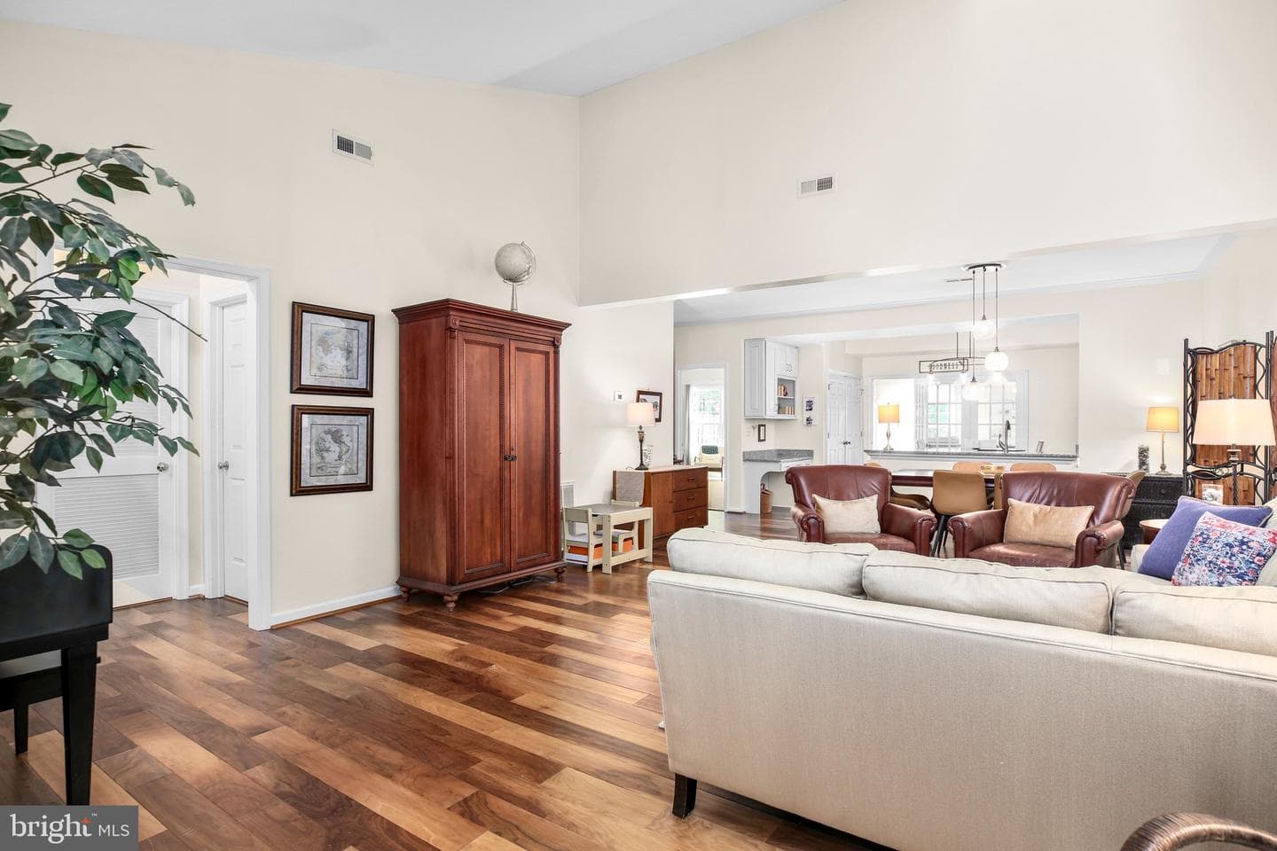 9204 Saint Andrews Lane photo 3