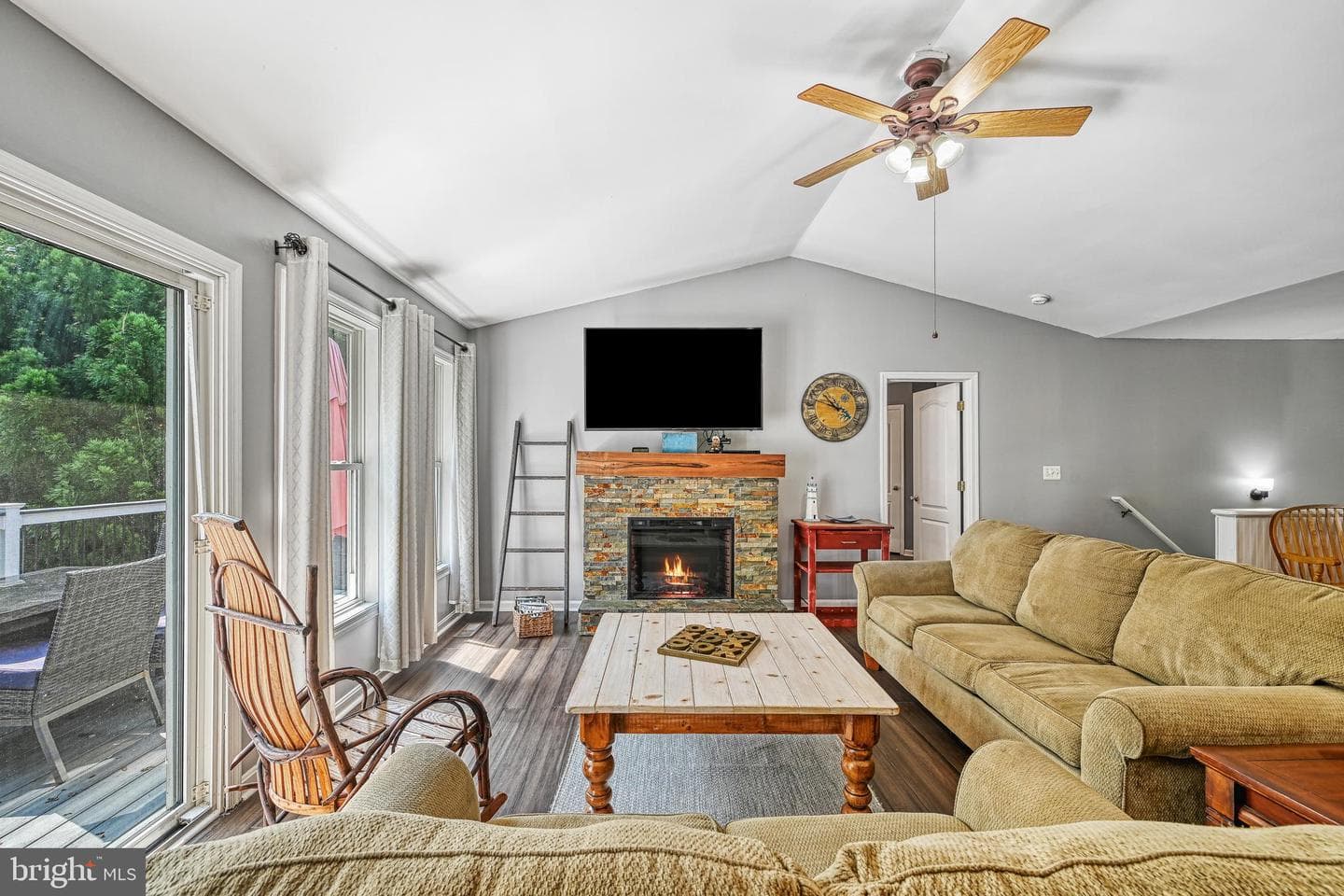 15513 Chestnut Tree Court photo 14