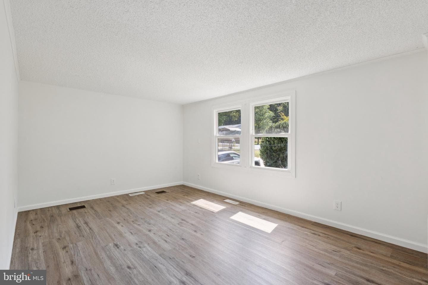6035 Loriella Park Drive photo 10