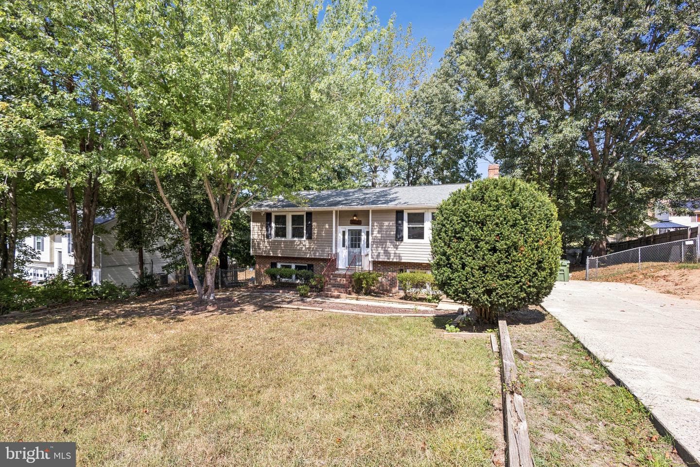 6035 Loriella Park Drive photo 3