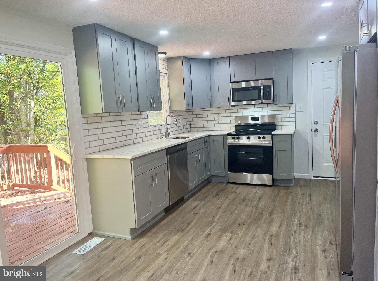 6035 Loriella Park Drive photo 5