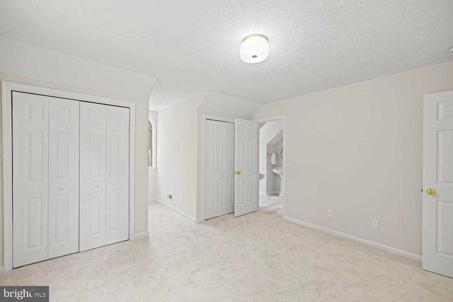 8801 Boulevard Of The Generals photo 46