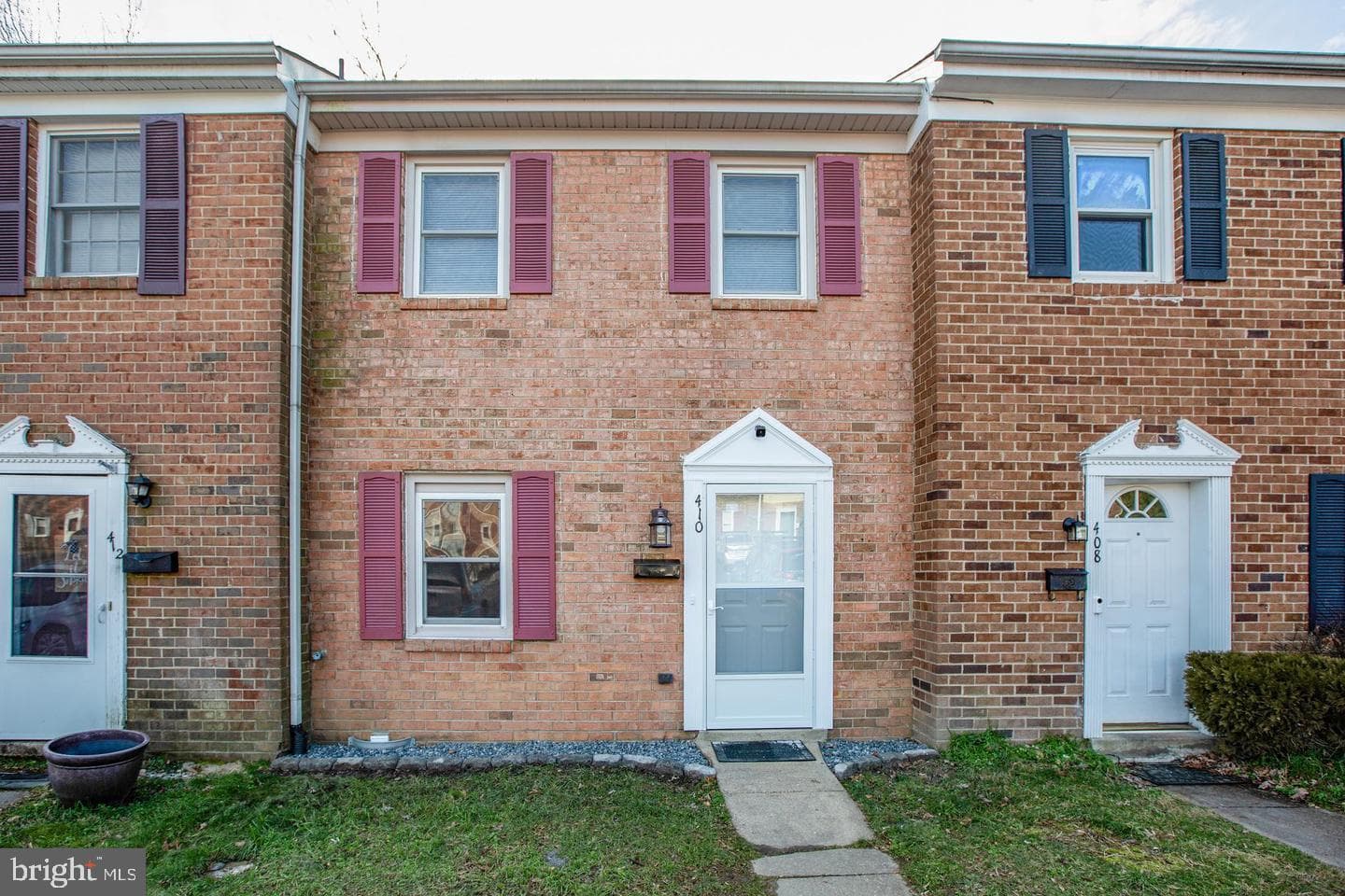 410 Olde Greenwich Circle photo 1