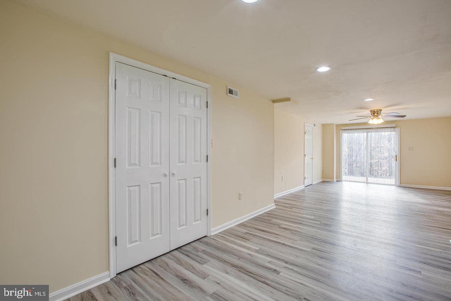 410 Olde Greenwich Circle photo 21