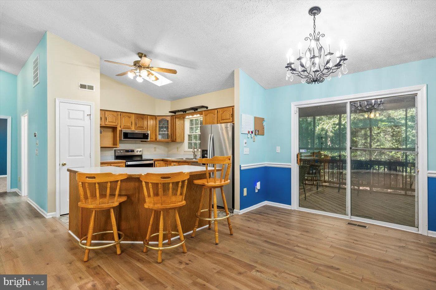 11701 Berry Lane photo 8