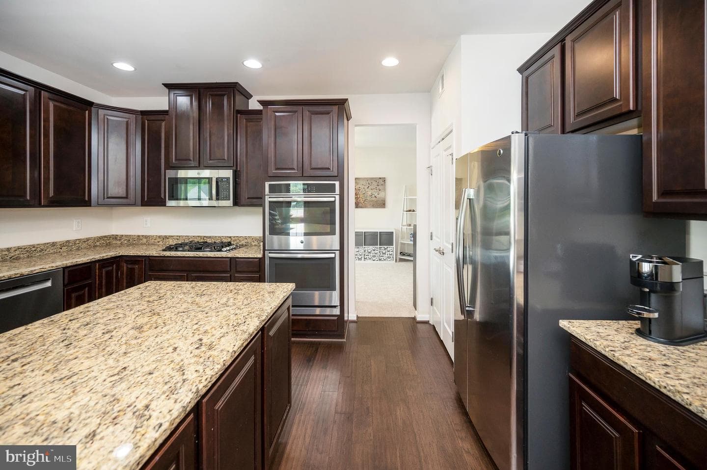 10512 Napoleon Street photo 20