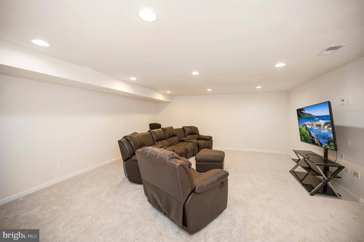 10512 Napoleon Street photo 52
