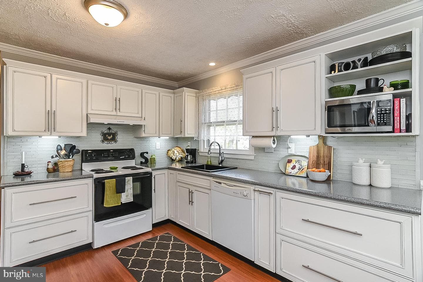 5507 Carousel Street photo 6