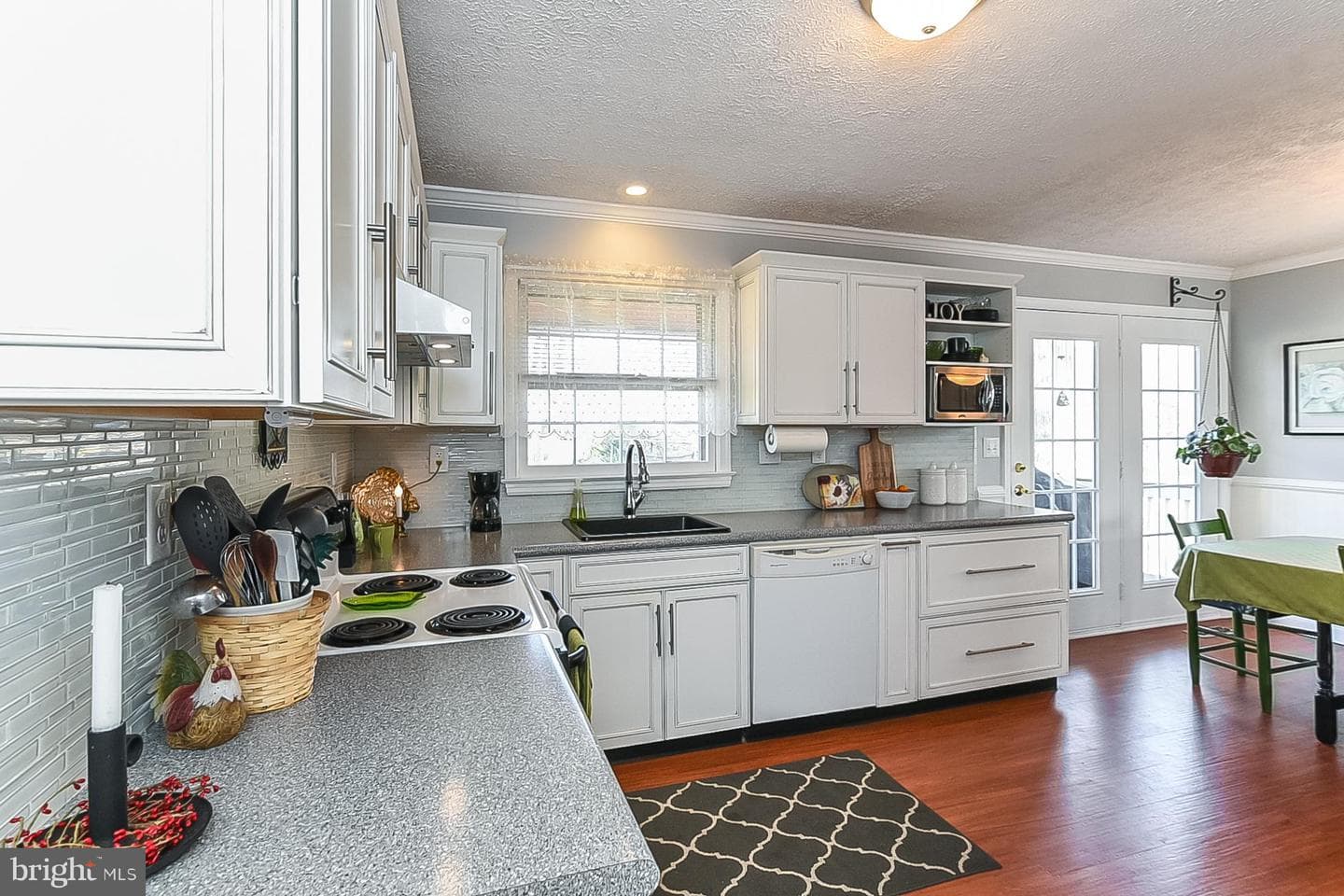 5507 Carousel Street photo 7