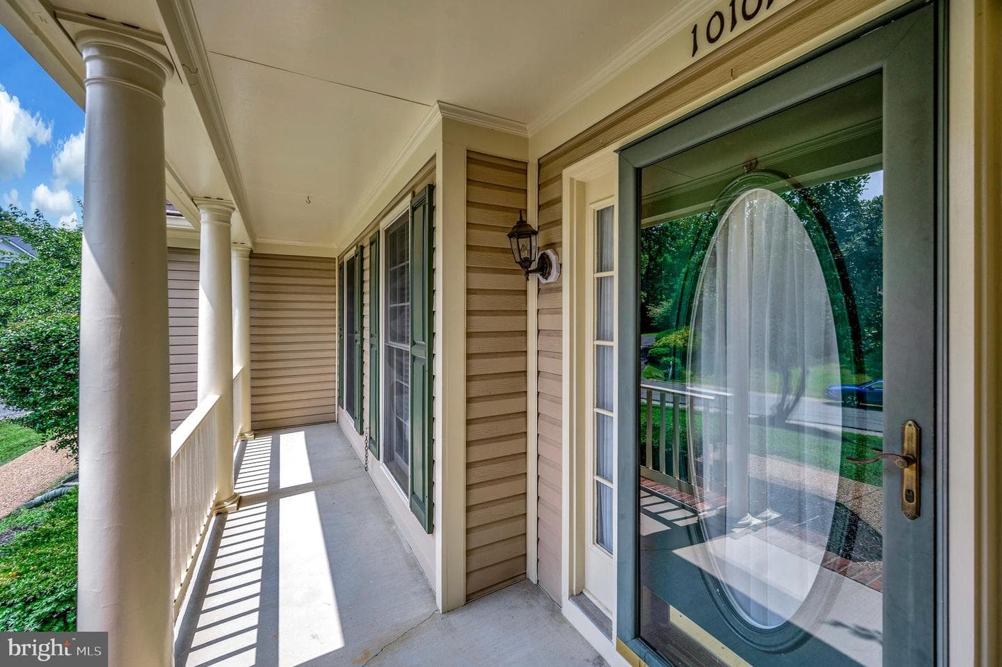 10101 Fullerton Court photo 23