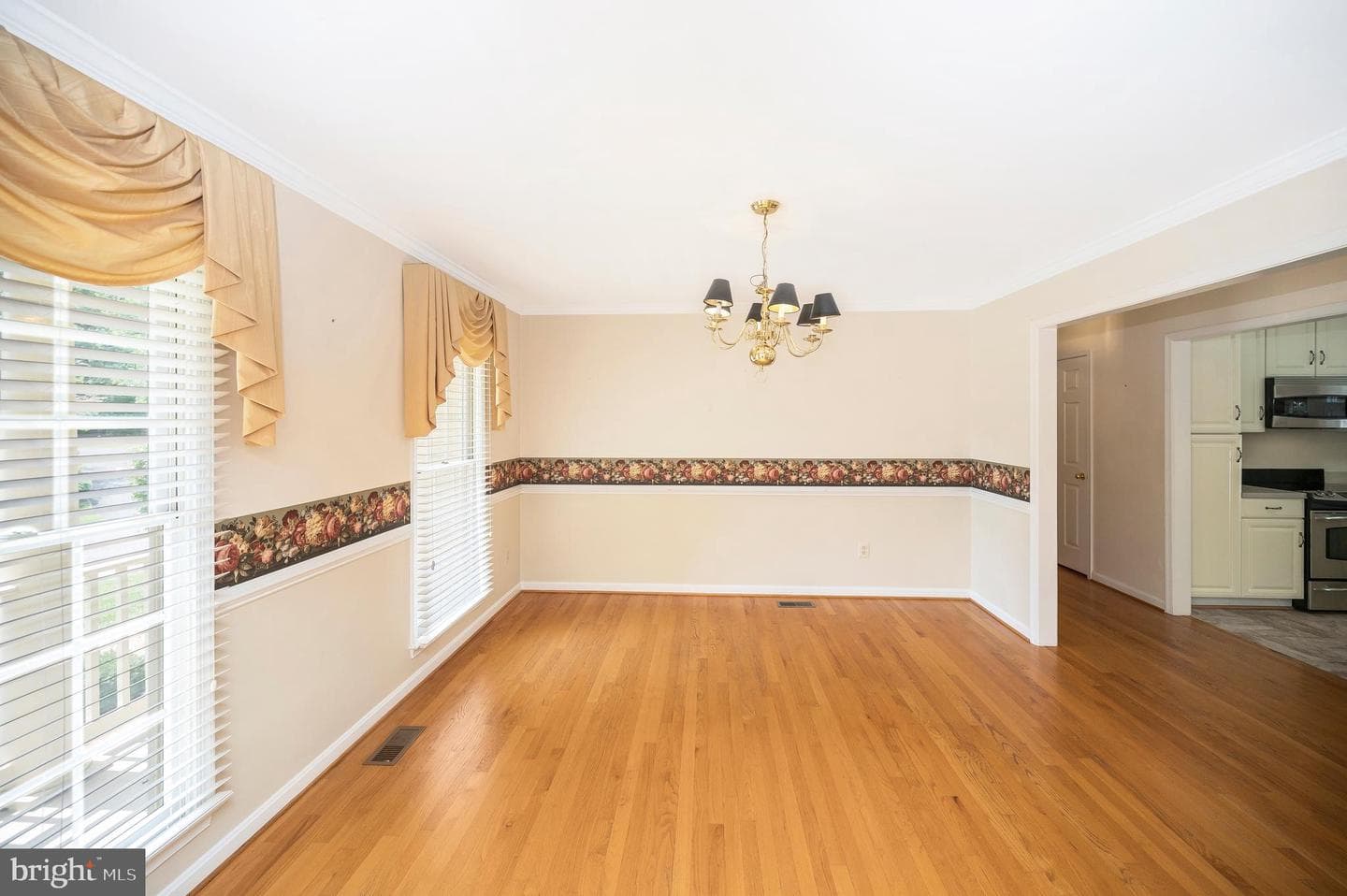 10101 Fullerton Court photo 29