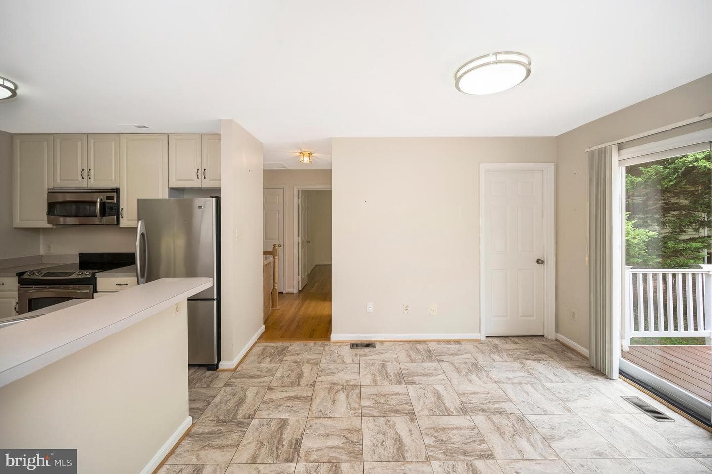 10101 Fullerton Court photo 37
