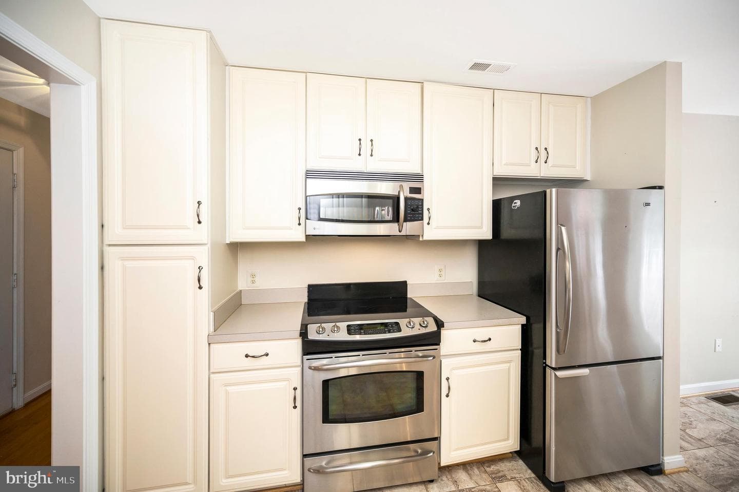 10101 Fullerton Court photo 43