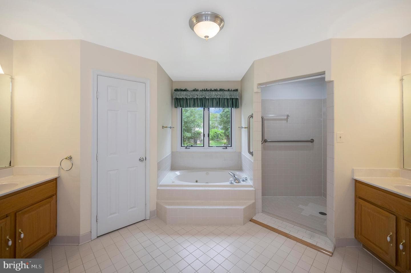 10101 Fullerton Court photo 48
