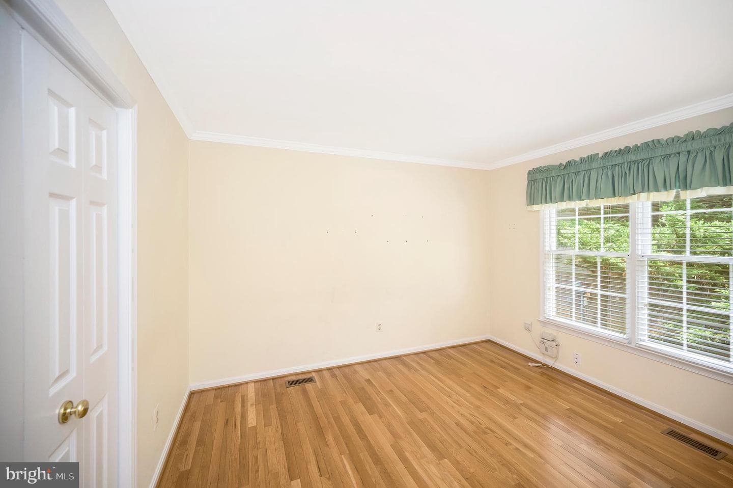 10101 Fullerton Court photo 54