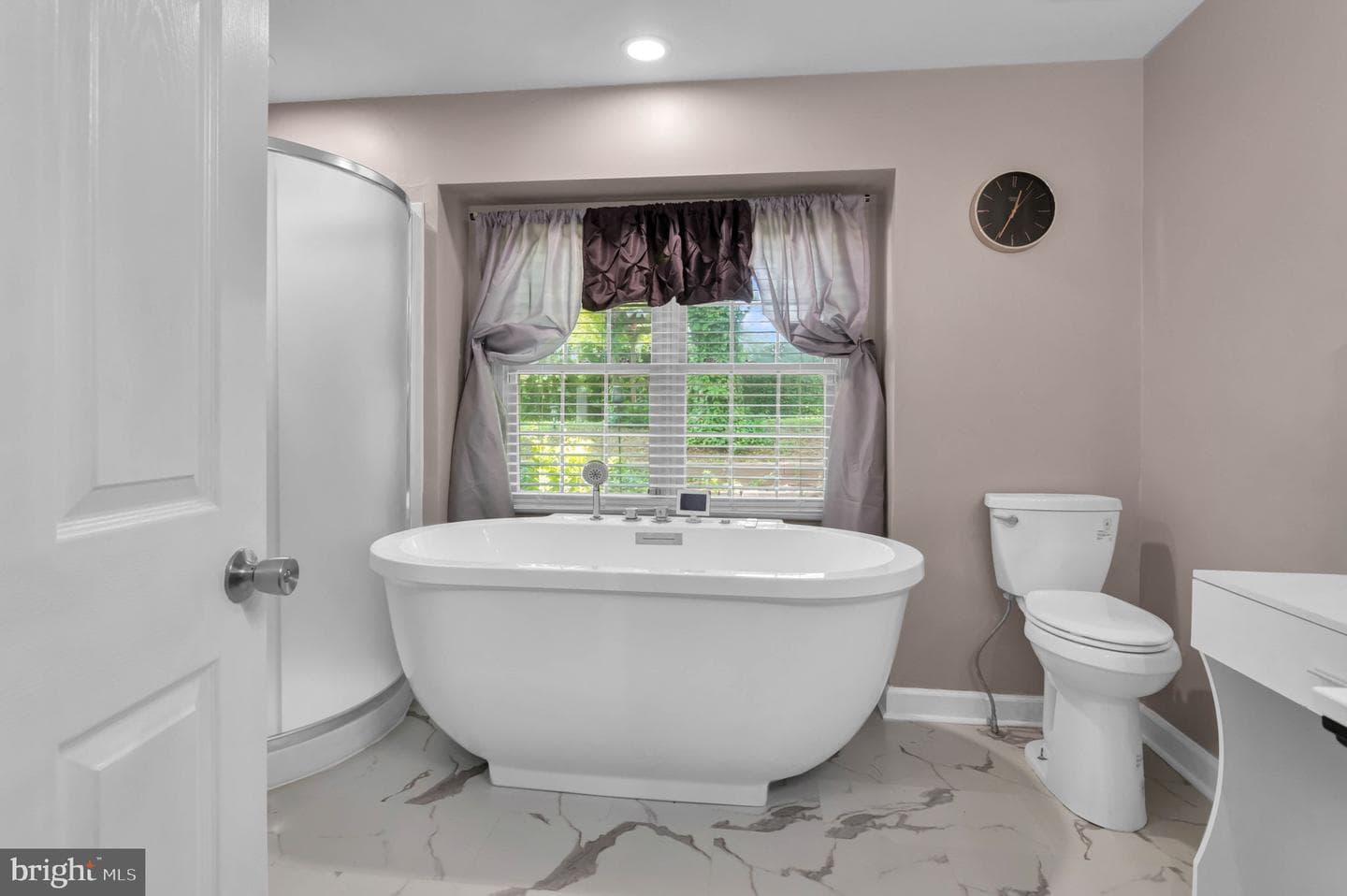 10404 Amherst Circle photo 50