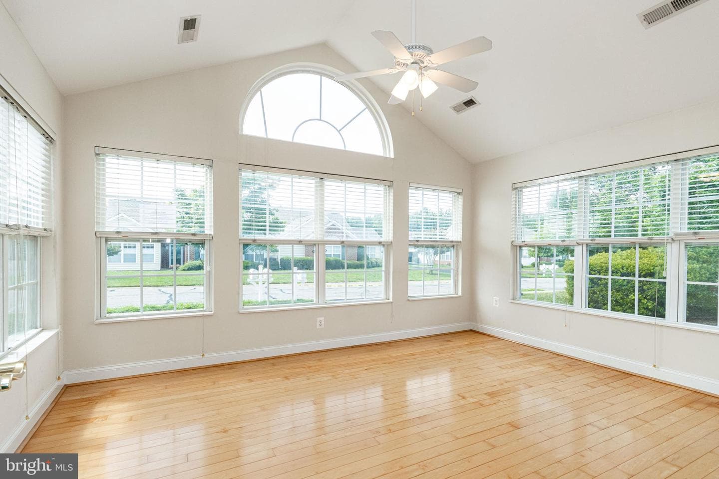 6255 Autumn Leaf Drive photo 5
