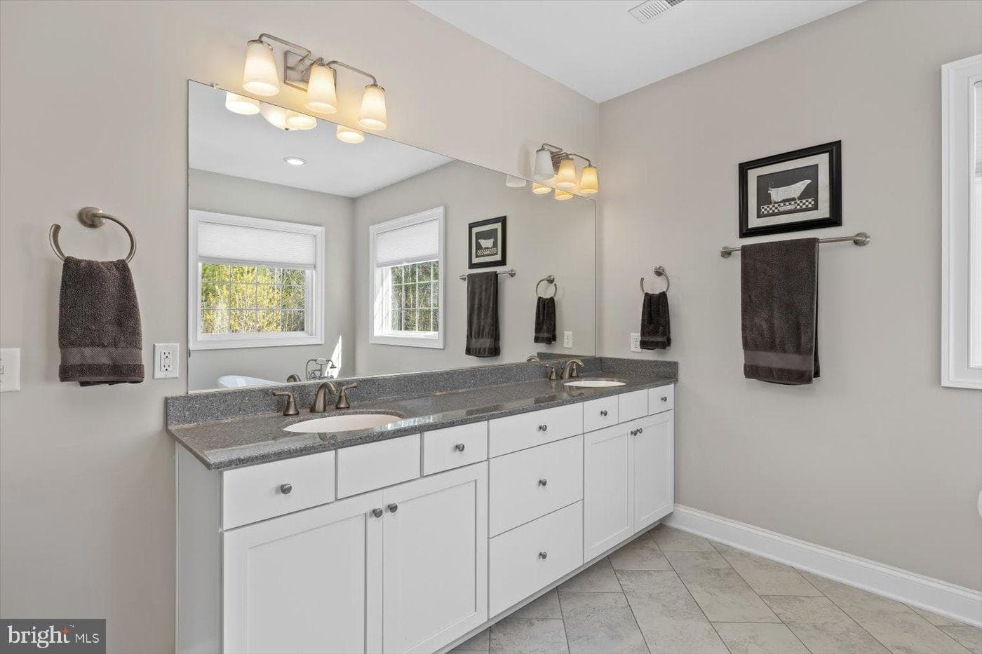 10902 Downton Avenue photo 42