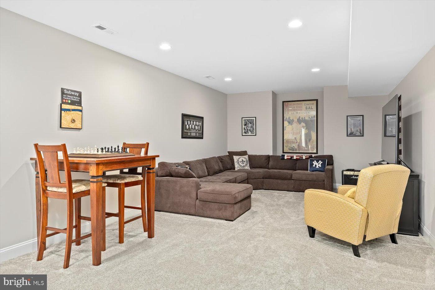 10902 Downton Avenue photo 52