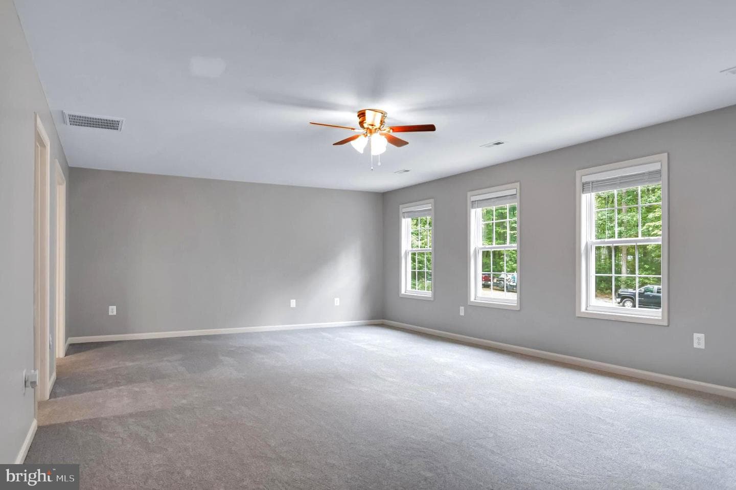 9400 America Lane photo 23