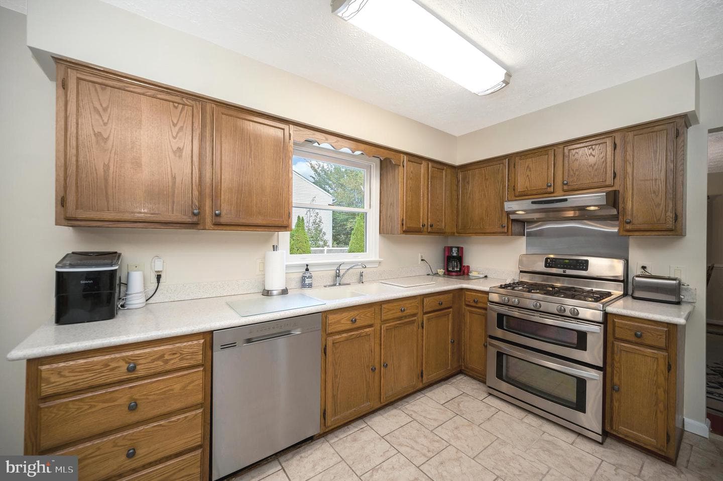 7500 Harvest Lane photo 10