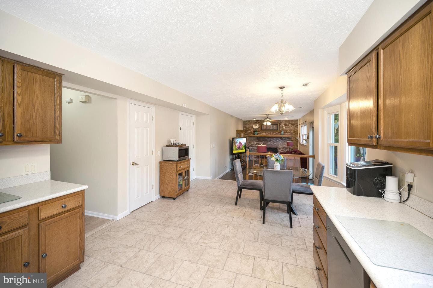 7500 Harvest Lane photo 13