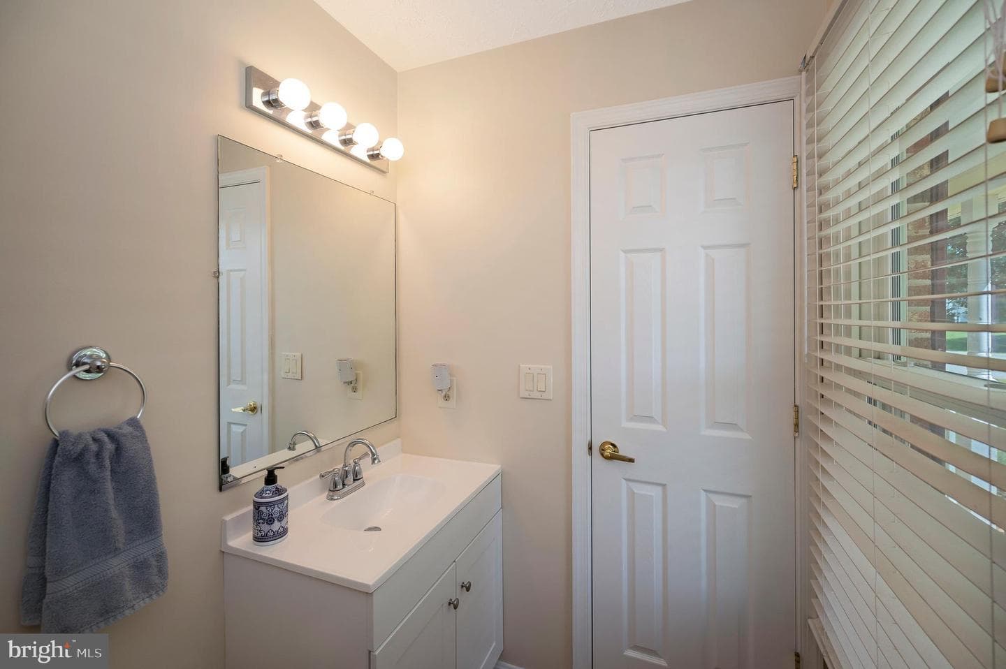 7500 Harvest Lane photo 20