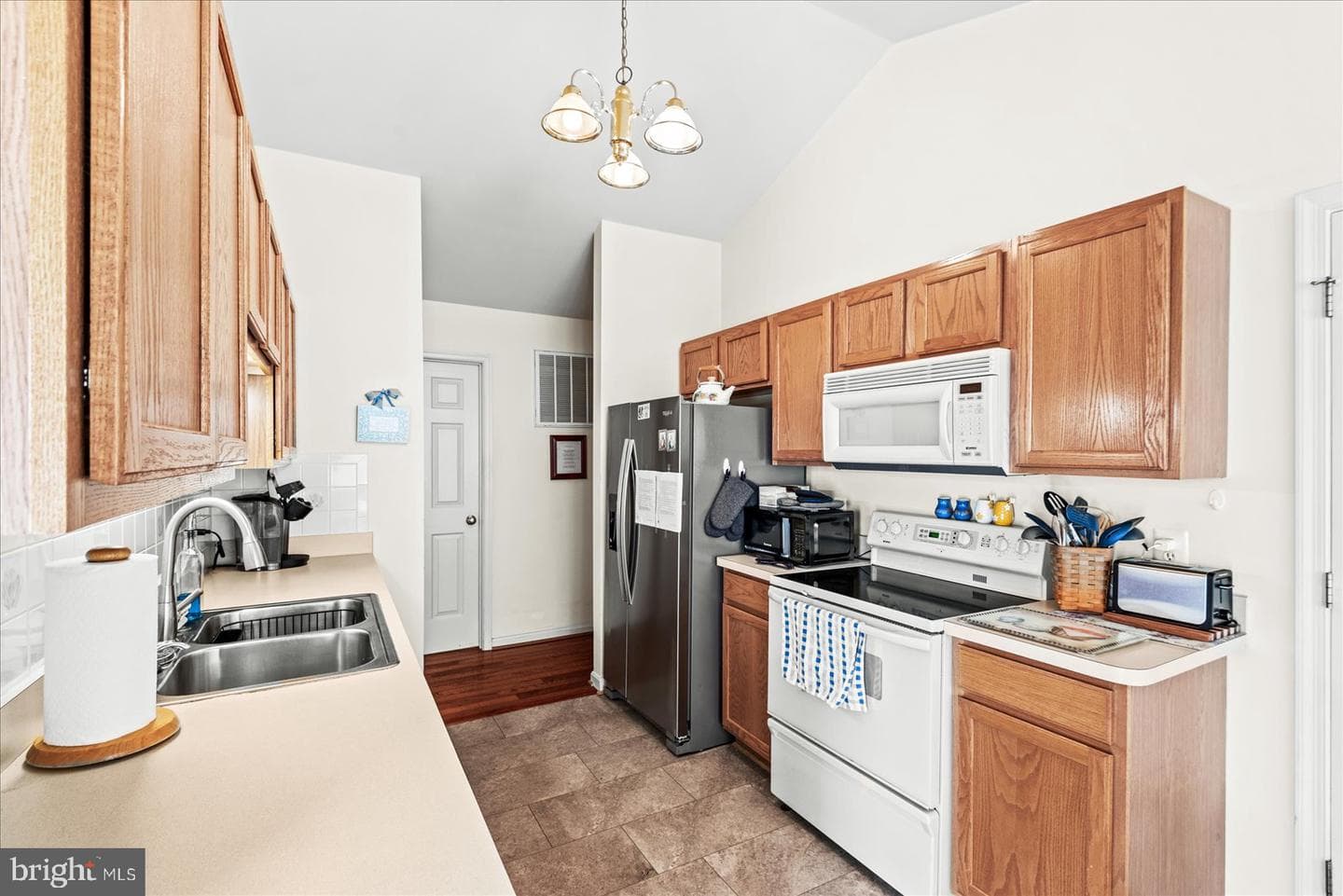10415 Kings Cove Court photo 15