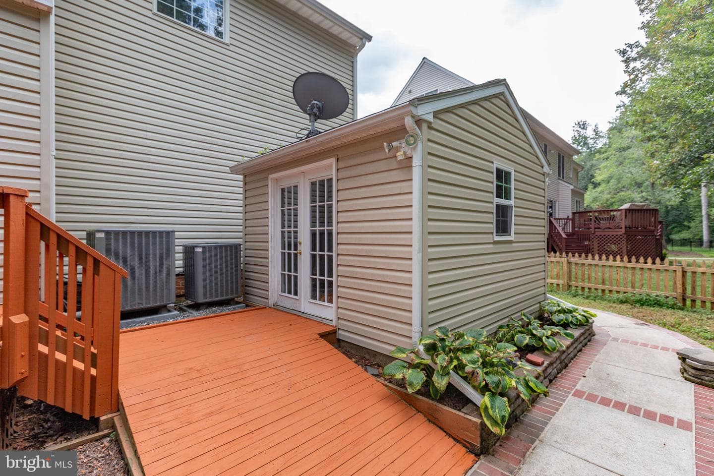 10314 Colechester Street photo 36