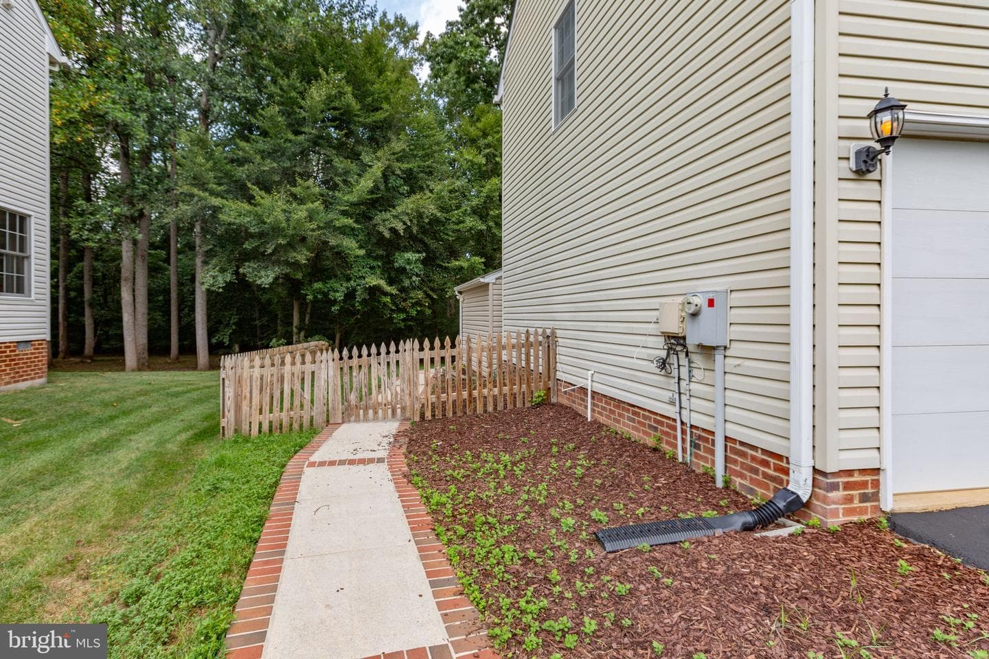 10314 Colechester Street photo 37