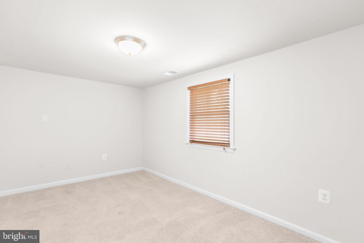 108 Pender Street photo 15