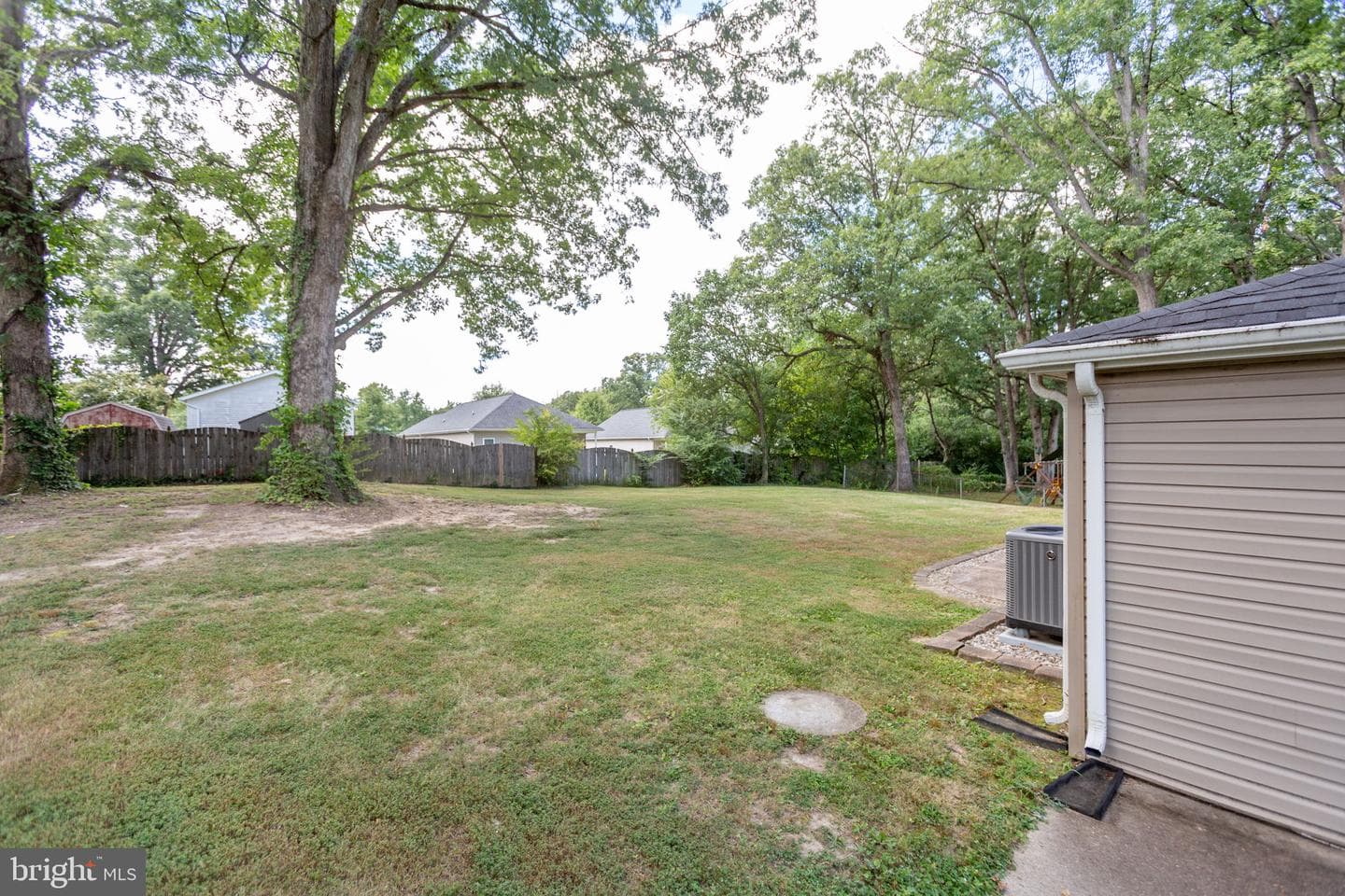 108 Pender Street photo 34