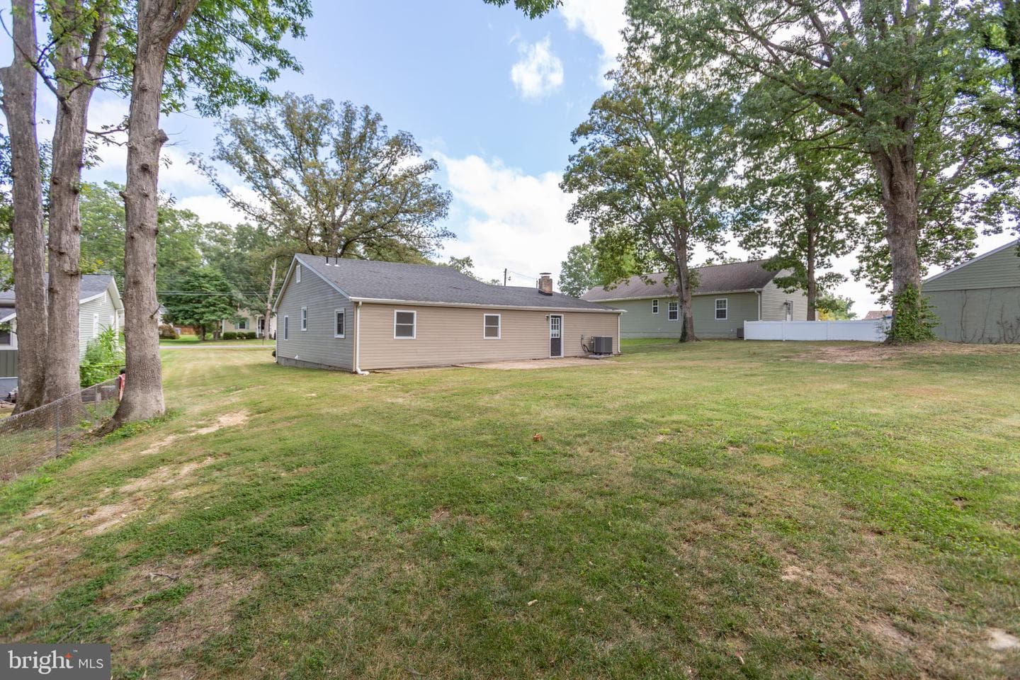 108 Pender Street photo 39