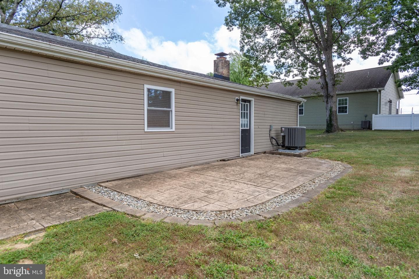 108 Pender Street photo 41