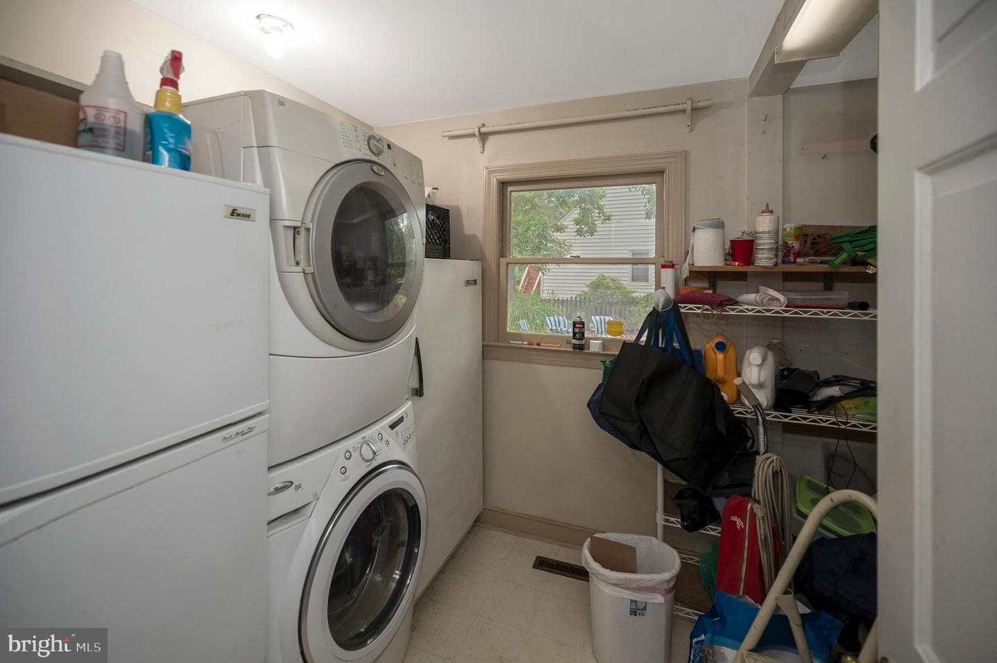 416 Whitecliff Drive photo 34