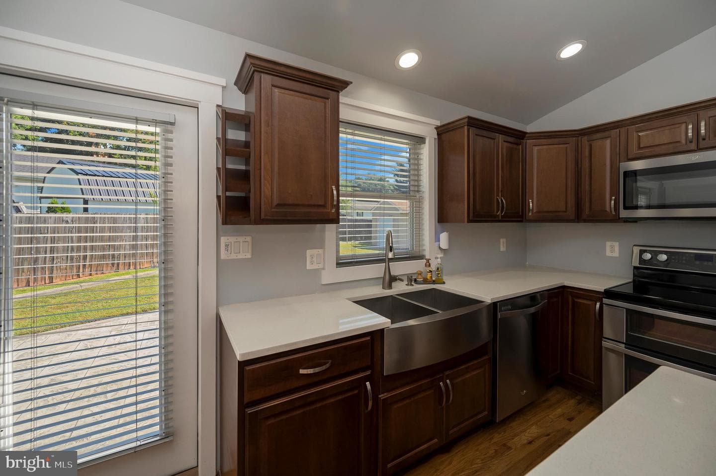 10906 Peach Tree Drive photo 14