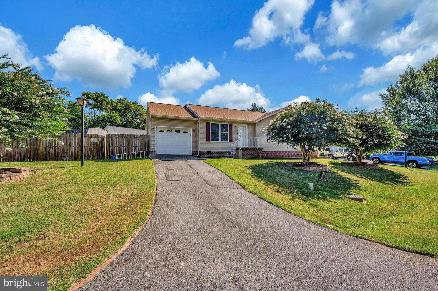 10906 Peach Tree Drive photo 2