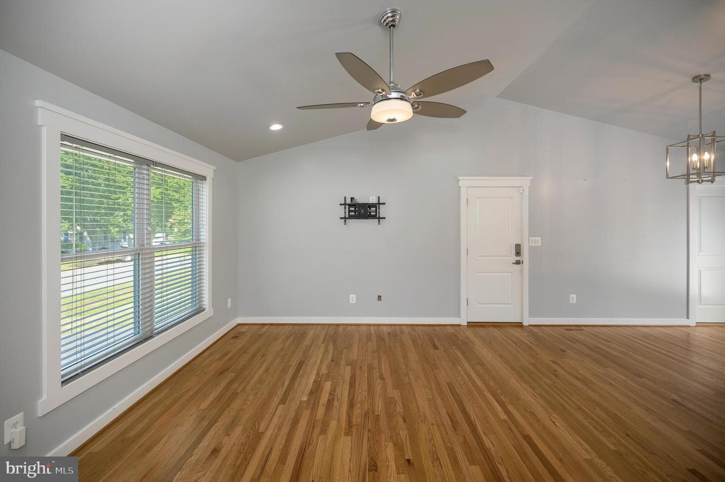 10906 Peach Tree Drive photo 5