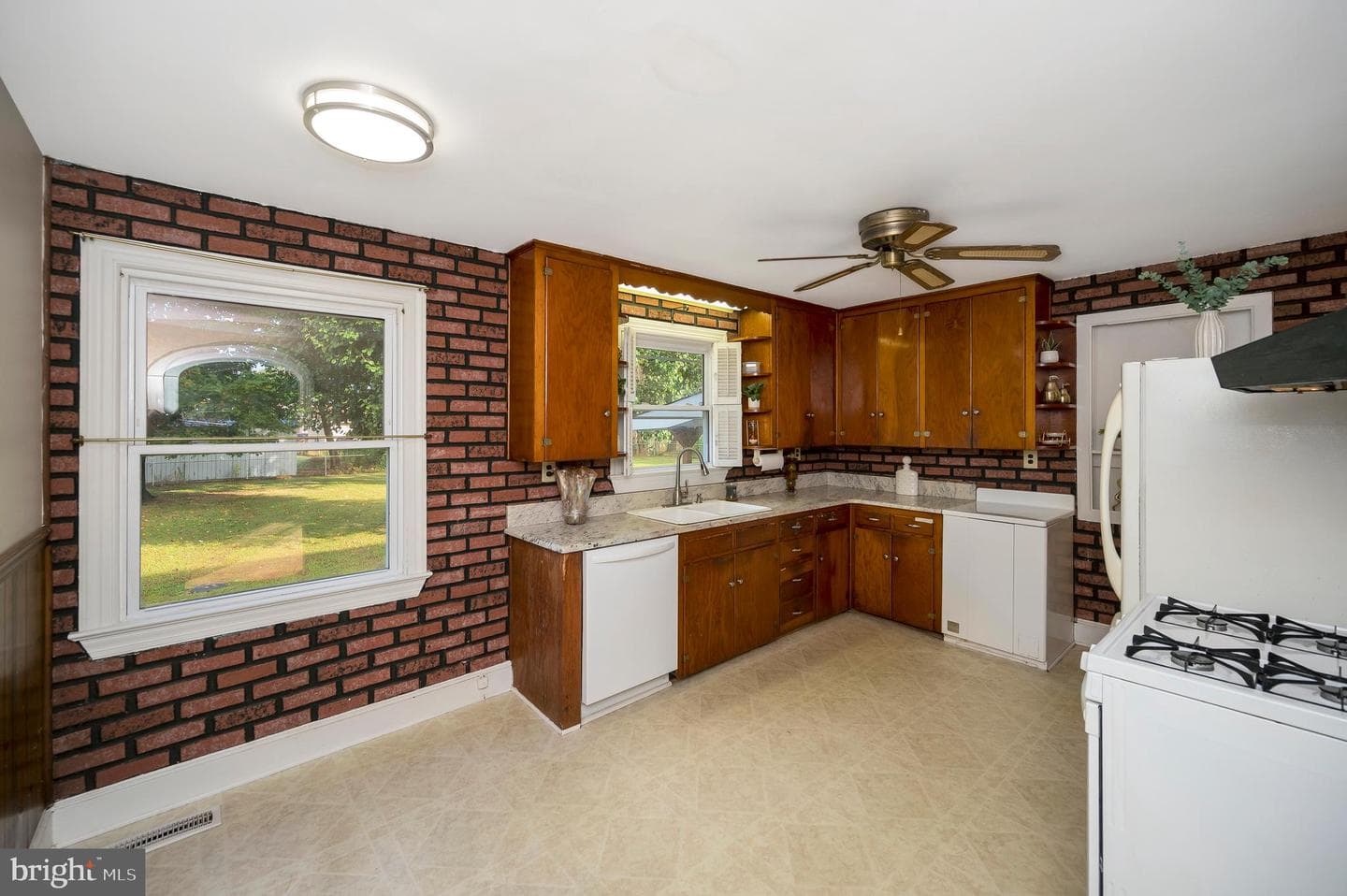 205 Hamilton Street photo 12
