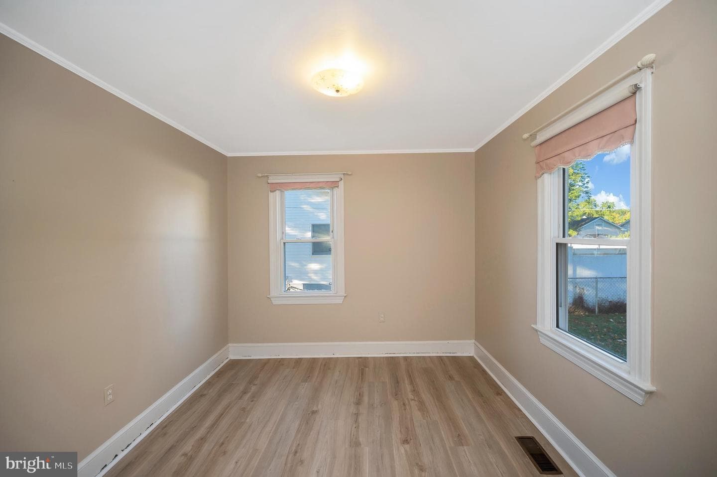 205 Hamilton Street photo 25