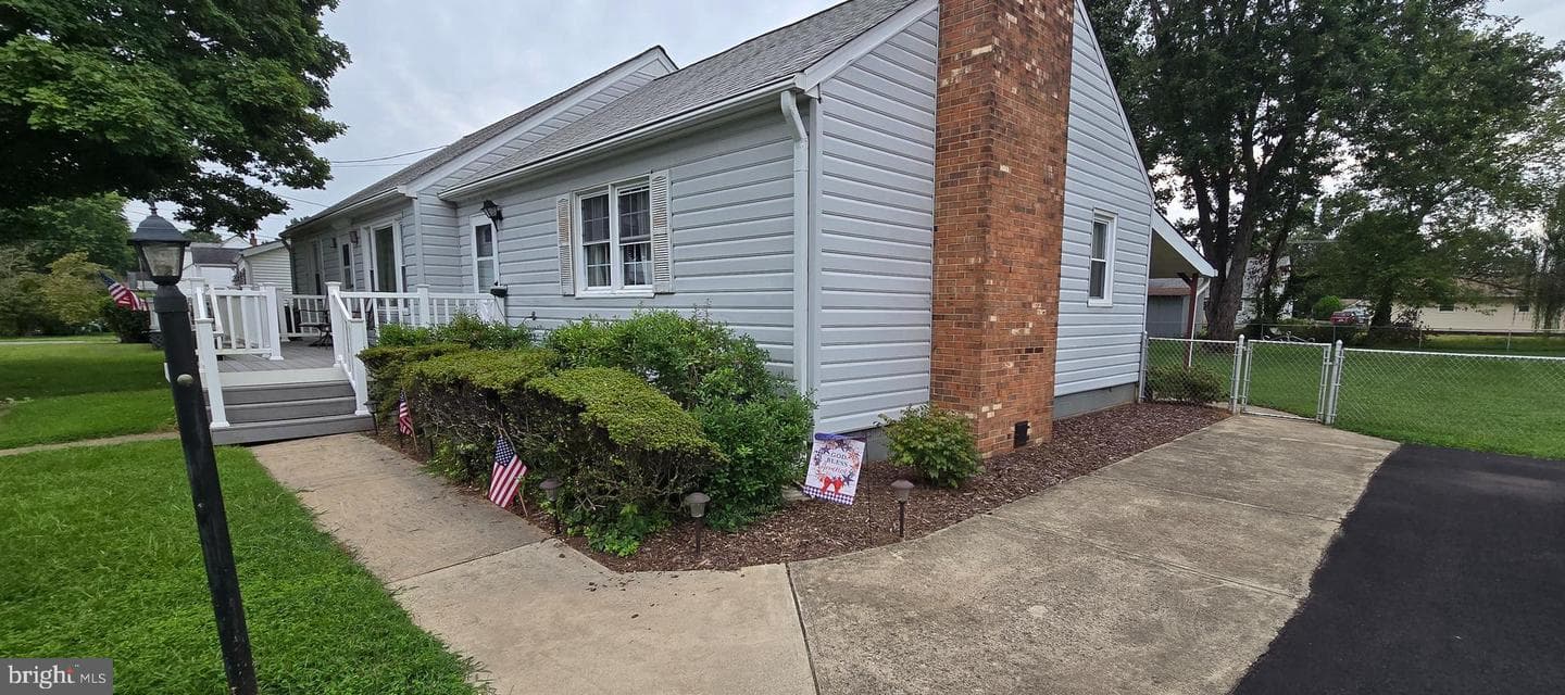 205 Hamilton Street photo 32
