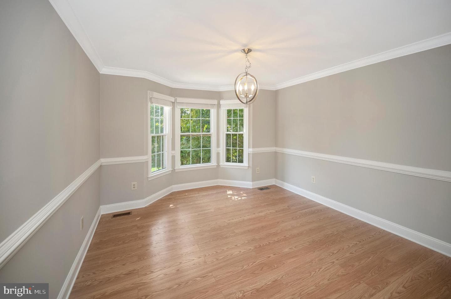 4310 Essex Court photo 16
