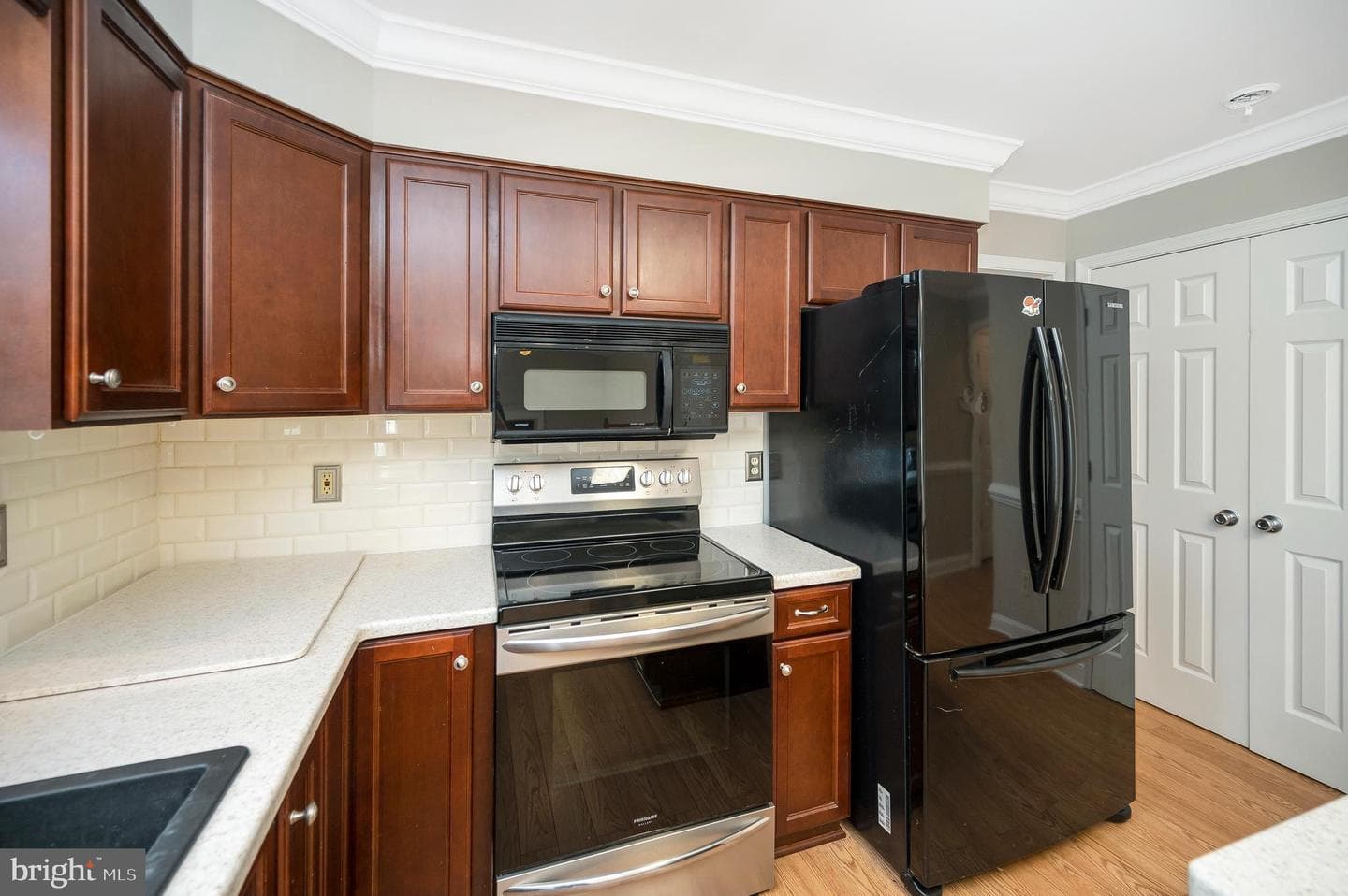 4310 Essex Court photo 24