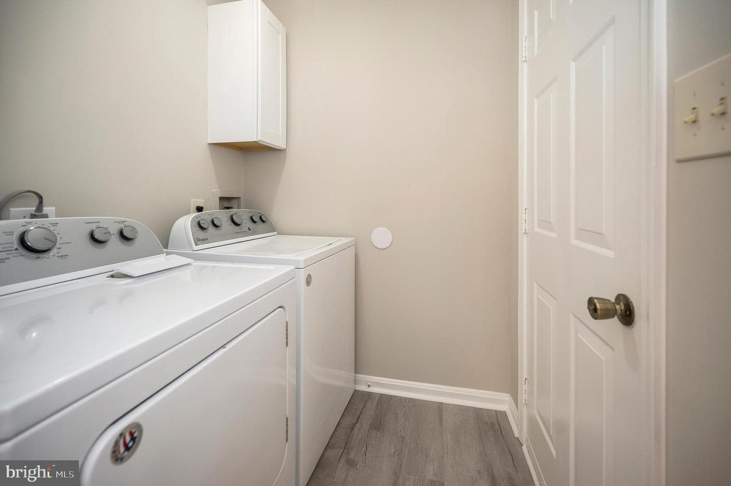 4310 Essex Court photo 29