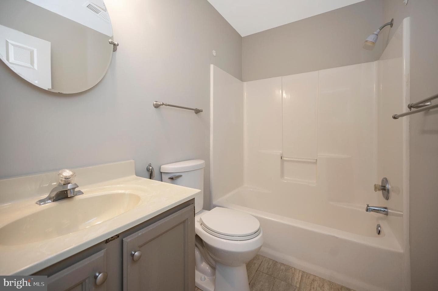 4310 Essex Court photo 38