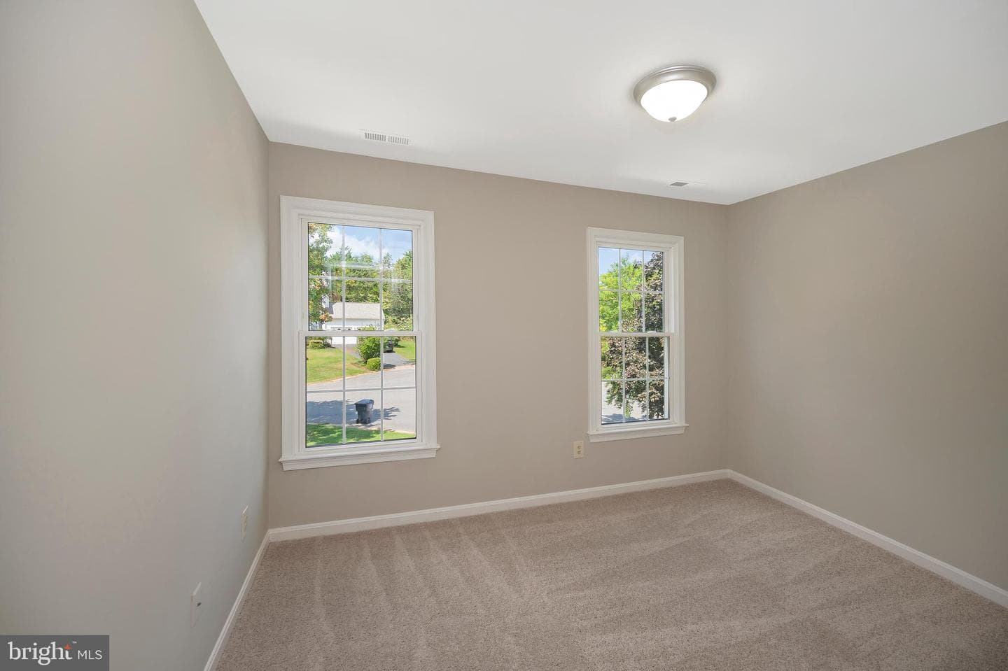 4310 Essex Court photo 39