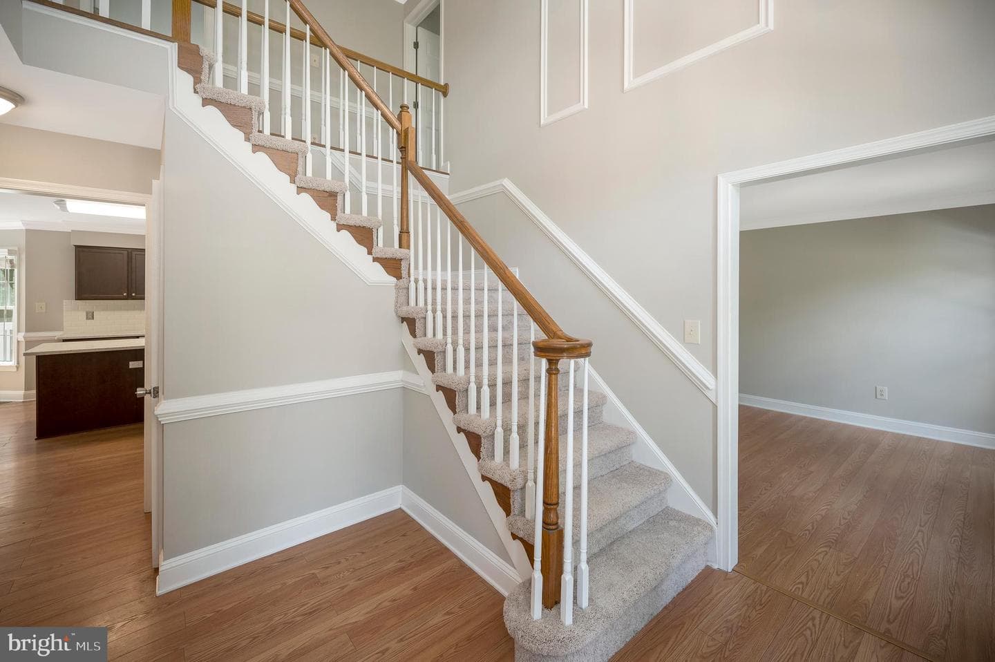 4310 Essex Court photo 5