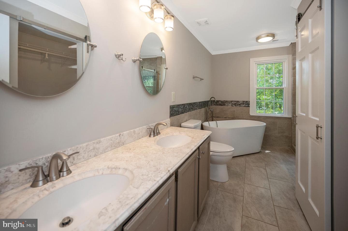 4310 Essex Court photo 50