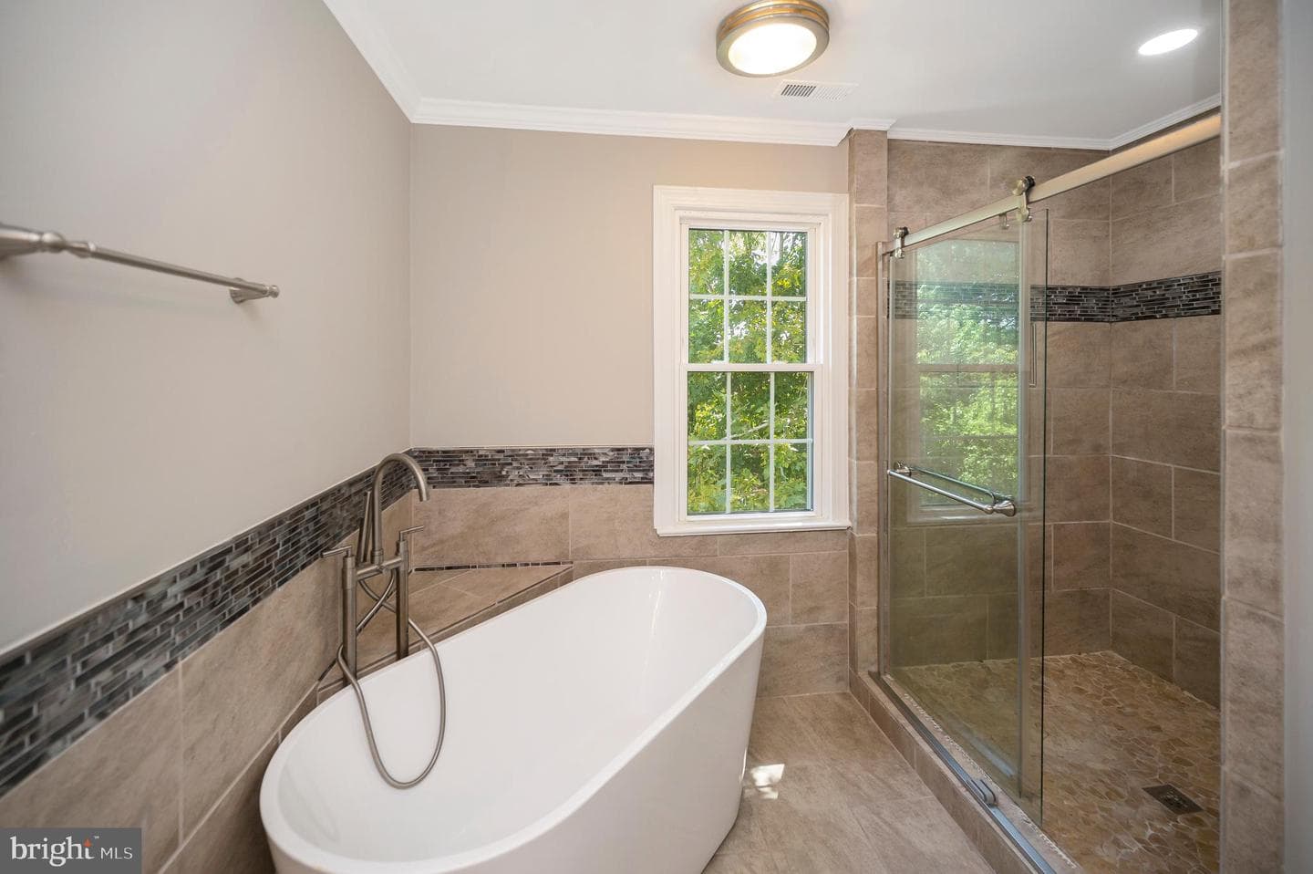 4310 Essex Court photo 51